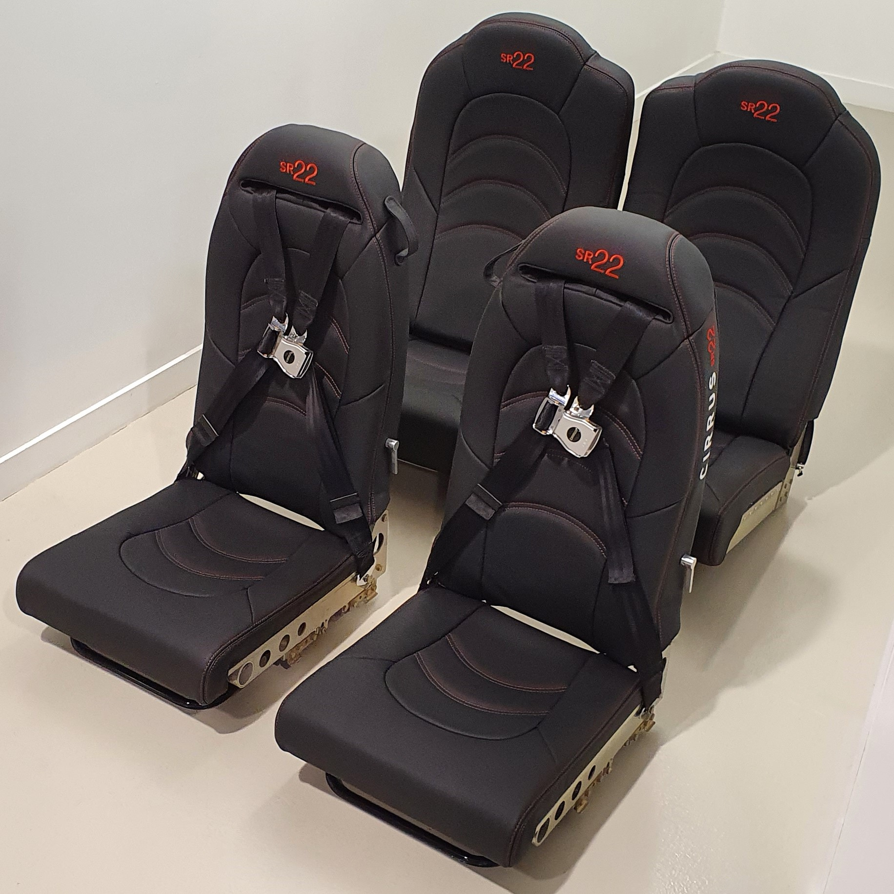 2017 cirrus sr22 interior seats